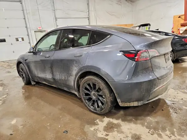 7SAYGDEE0PF891402 2023 TESLA MODEL Y - Image 2