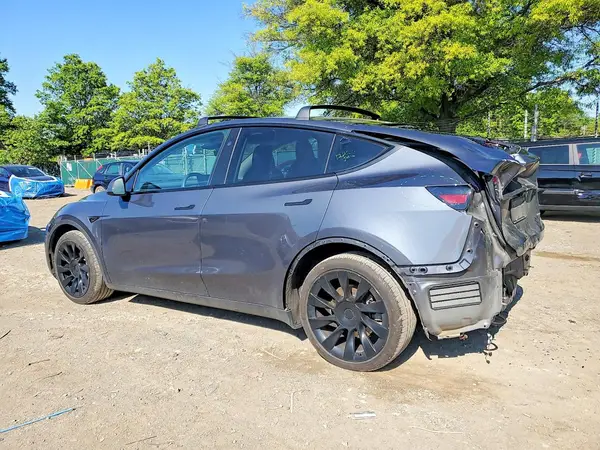 7SAYGDEE0PF896096 2023 TESLA MODEL Y - Image 2