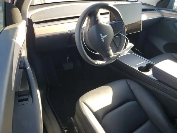 7SAYGDEE0PF899743 2023 TESLA MODEL Y - Image 8
