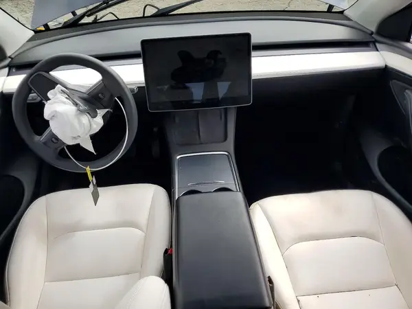 7SAYGDEE0PF902110 2023 TESLA MODEL Y - Image 8