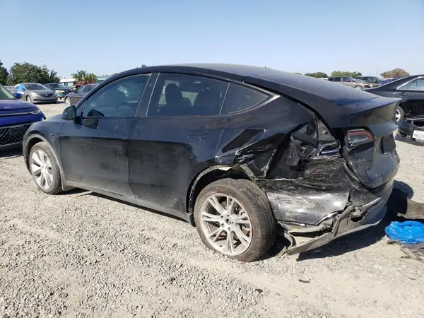 7SAYGDEE0PF908747 2025 TESLA MODEL Y - Image 2