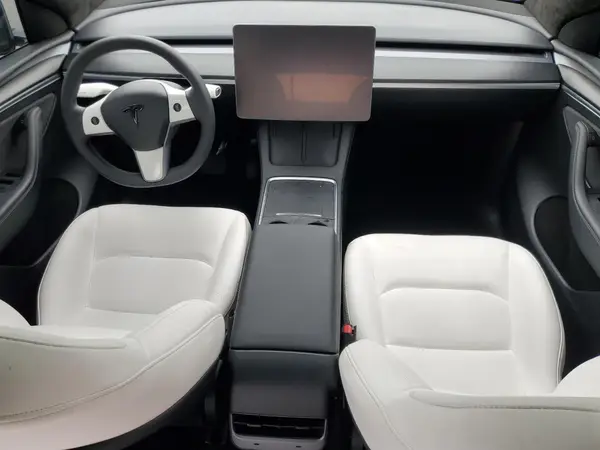 7SAYGDEE0PF909560 2023 TESLA MODEL Y - Image 8