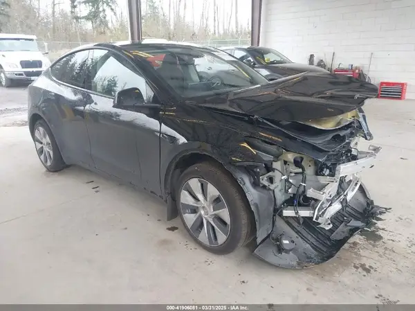7SAYGDEE0PF909610 2023 TESLA MODEL Y - Image 1