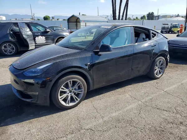7SAYGDEE0PF910420 2023 TESLA MODEL Y - Image 1