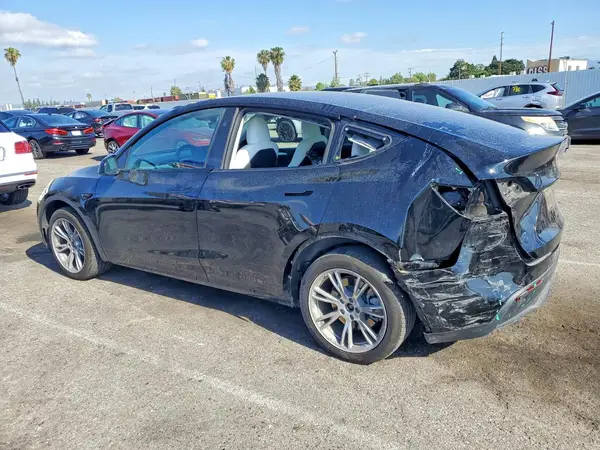 7SAYGDEE0PF910420 2023 TESLA MODEL Y - Image 2