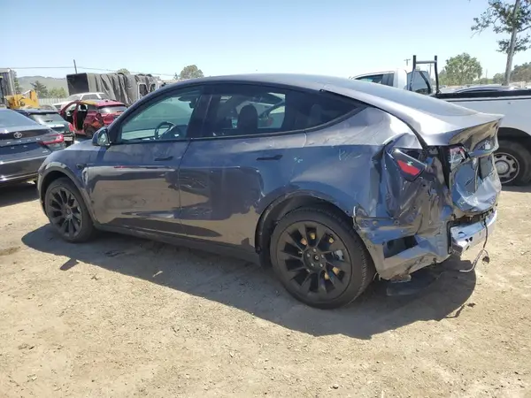 7SAYGDEE0PF910806 2023 TESLA MODEL Y - Image 2