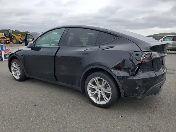 7SAYGDEE0PF919103 2023 TESLA MODEL Y - Image 2