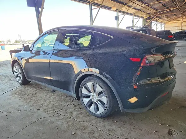 7SAYGDEE0PF920459 2023 TESLA MODEL Y - Image 2