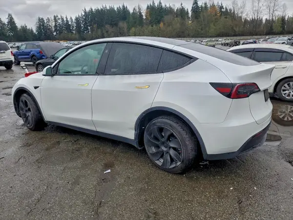 7SAYGDEE0PF920929 2023 TESLA MODEL Y - Image 2