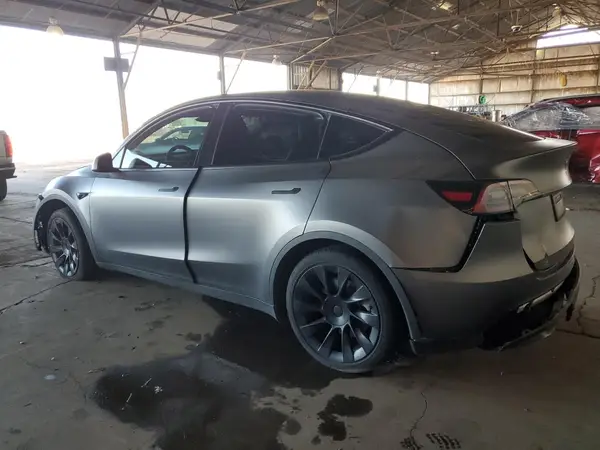 7SAYGDEE0PF921059 2023 TESLA MODEL Y - Image 2