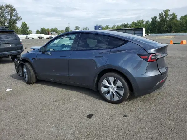7SAYGDEE0PF921935 2023 TESLA MODEL Y - Image 2