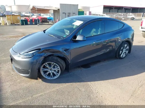 7SAYGDEE0PF928836 2023 TESLA MODEL Y - Image 2