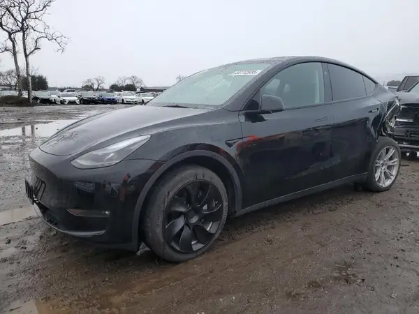 7SAYGDEE0PF937455 2023 TESLA MODEL Y - Image 1