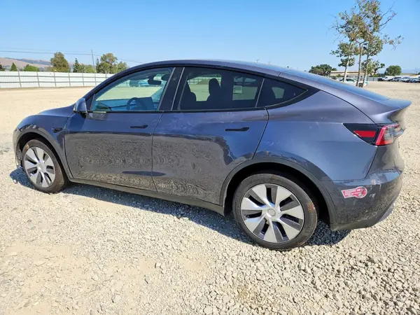 7SAYGDEE0PF938153 2023 TESLA MODEL Y - Image 2