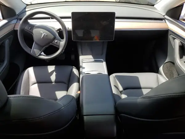 7SAYGDEE0PF947757 2023 TESLA MODEL Y - Image 8