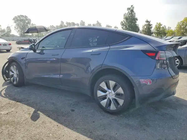7SAYGDEE0PF966549 2023 TESLA MODEL Y - Image 2