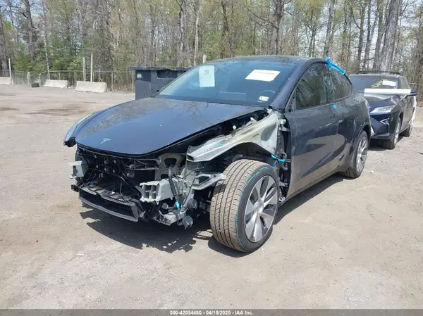 7SAYGDEE0PF977874 2023 TESLA MODEL Y - Image 2
