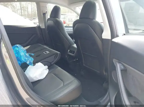 7SAYGDEE0PF977874 2023 TESLA MODEL Y - Image 8