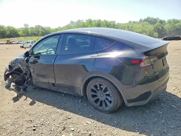 7SAYGDEE0RA215063 2024 TESLA MODEL Y - Image 2