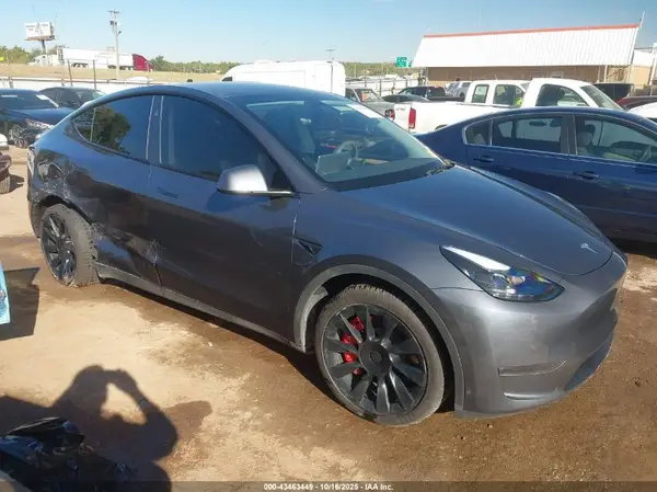 7SAYGDEE0RA215113 2024 TESLA MODEL Y - Image 1