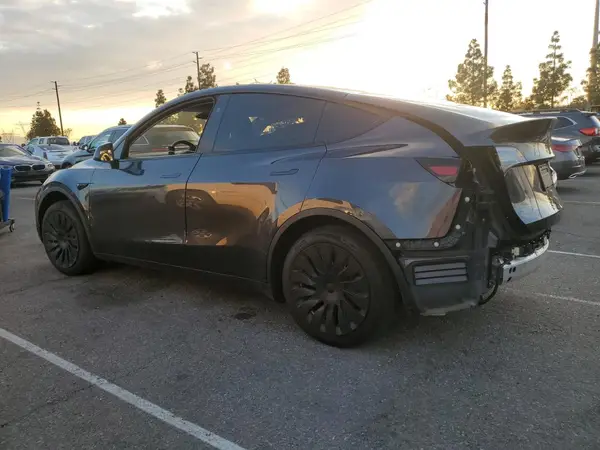 7SAYGDEE0RA222448 2024 TESLA MODEL Y - Image 2