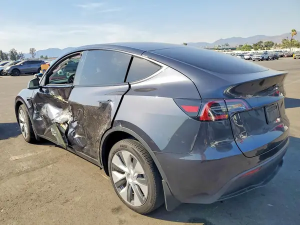 7SAYGDEE0RA223647 2024 TESLA MODEL Y - Image 2