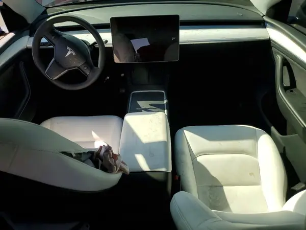 7SAYGDEE0RA223647 2024 TESLA MODEL Y - Image 8