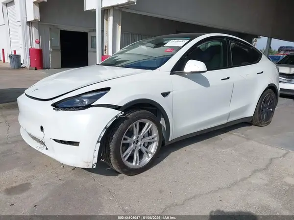 7SAYGDEE0RA224457 2024 TESLA MODEL Y - Image 2
