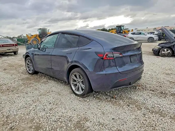 7SAYGDEE0RA227570 2024 TESLA MODEL Y - Image 2