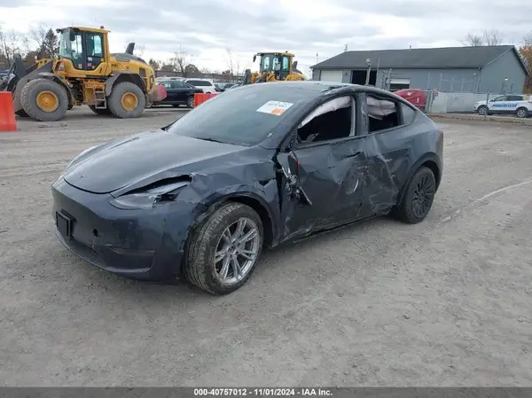 7SAYGDEE0RA228301 2024 TESLA MODEL Y - Image 2