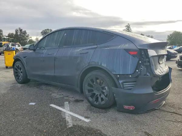 7SAYGDEE0RA233238 2024 TESLA MODEL Y - Image 2