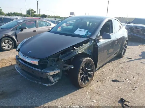 7SAYGDEE0RA234017 2024 TESLA MODEL Y - Image 2