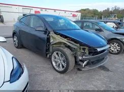 7SAYGDEE0RA239069 2024 TESLA MODEL Y