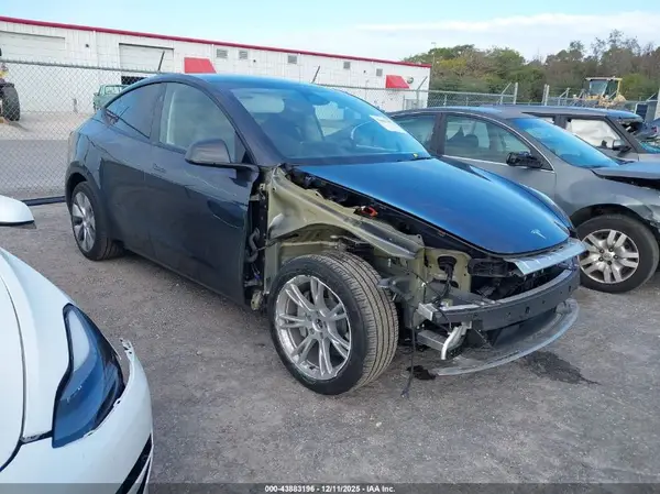 7SAYGDEE0RA239069 2024 TESLA MODEL Y - Image 1
