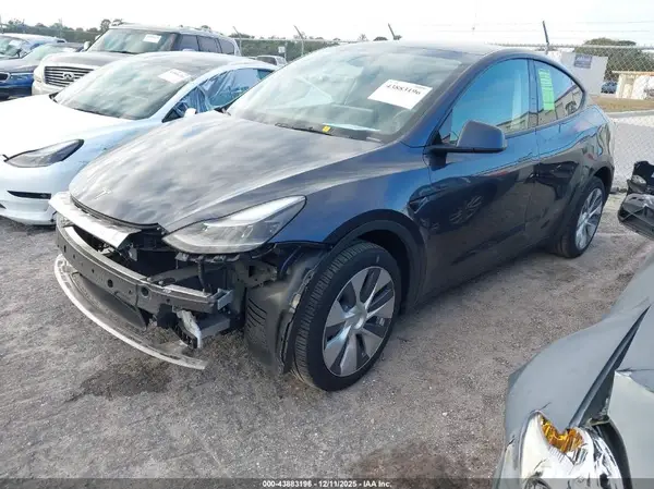 7SAYGDEE0RA239069 2024 TESLA MODEL Y - Image 2