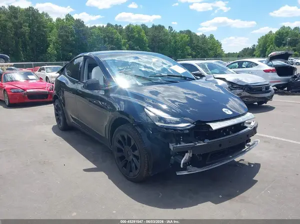 7SAYGDEE0RA245017 2024 TESLA MODEL Y - Image 1