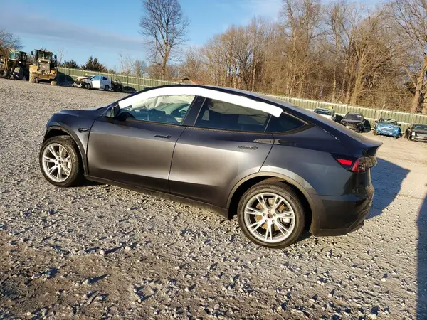 7SAYGDEE0RA245647 2024 TESLA MODEL Y - Image 2