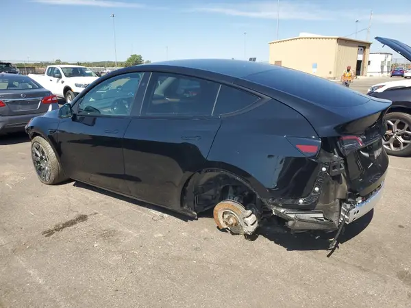 7SAYGDEE0RA247849 2024 TESLA MODEL Y - Image 2