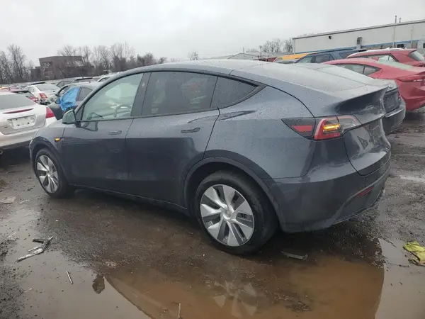 7SAYGDEE0RA250394 2024 TESLA MODEL Y - Image 2