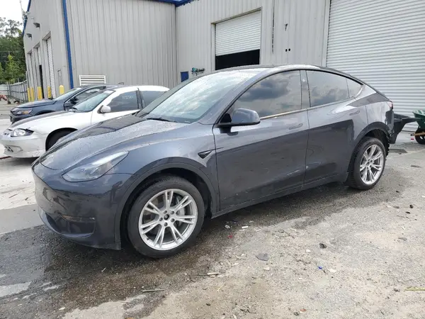 7SAYGDEE0RA255613 2024 TESLA MODEL Y - Image 1