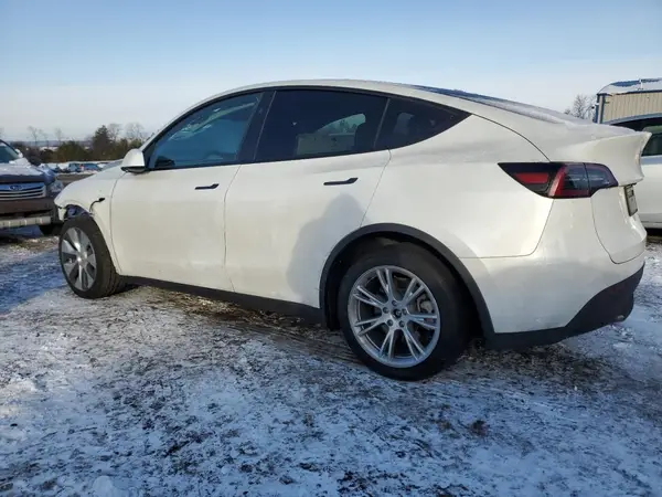 7SAYGDEE0RA257913 2024 TESLA MODEL Y - Image 2