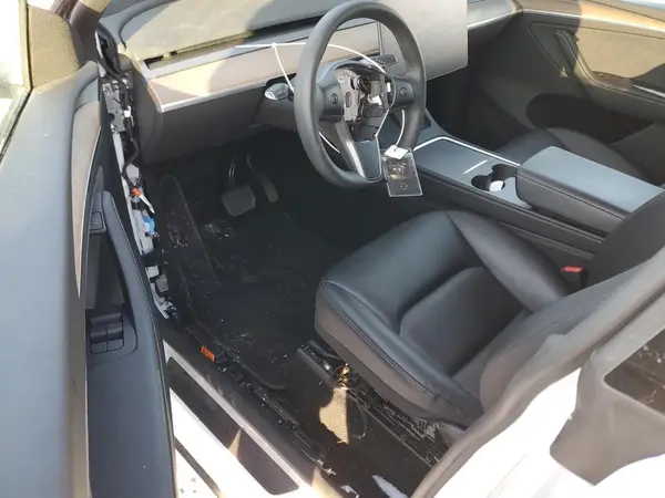 7SAYGDEE0RA257913 2024 TESLA MODEL Y - Image 8