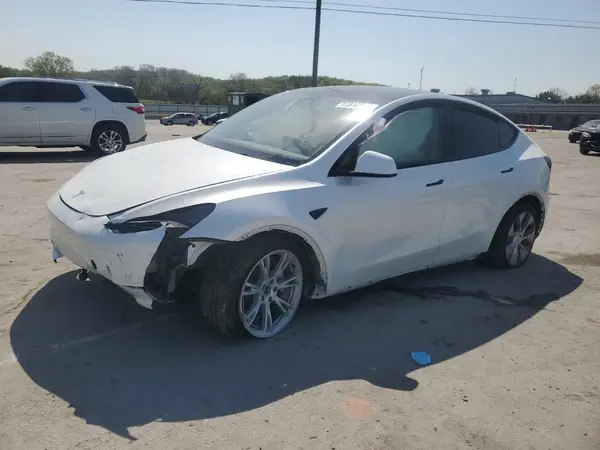 7SAYGDEE0RA258110 2024 TESLA MODEL Y - Image 1