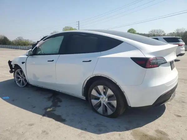 7SAYGDEE0RA258110 2024 TESLA MODEL Y - Image 2