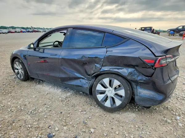 7SAYGDEE0RA261119 2024 TESLA MODEL Y - Image 2