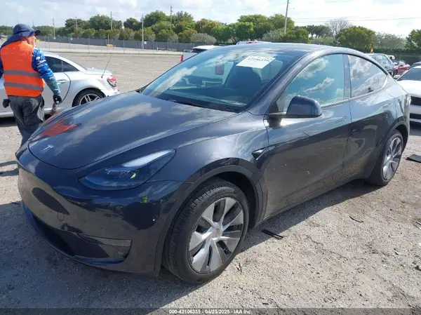 7SAYGDEE0RA263842 2024 TESLA MODEL Y - Image 2