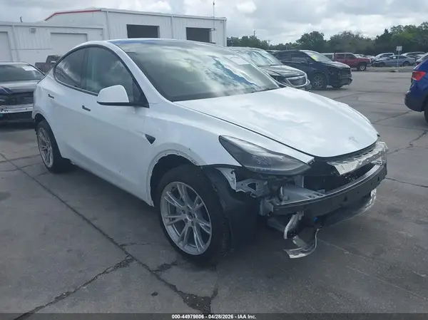 7SAYGDEE0RA265770 2024 TESLA MODEL Y - Image 1