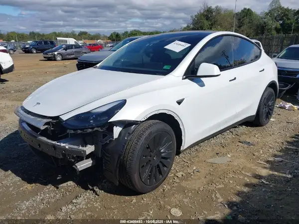 7SAYGDEE0RA271052 2024 TESLA MODEL Y - Image 2