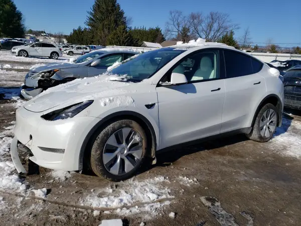 7SAYGDEE0RA276123 2024 TESLA MODEL Y - Image 1
