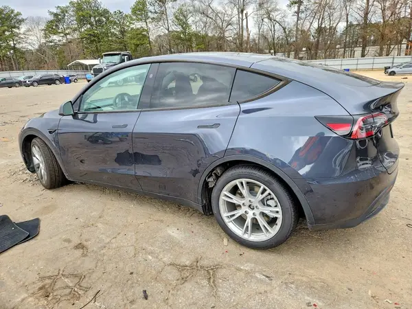7SAYGDEE0RA283024 2024 TESLA MODEL Y - Image 2
